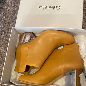 Calvin Klein Lorah Luxor Ankle Boots